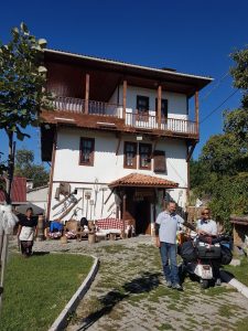 una casa tipica in zona di montagna in turchia dove abbiamo dormito e mangiato